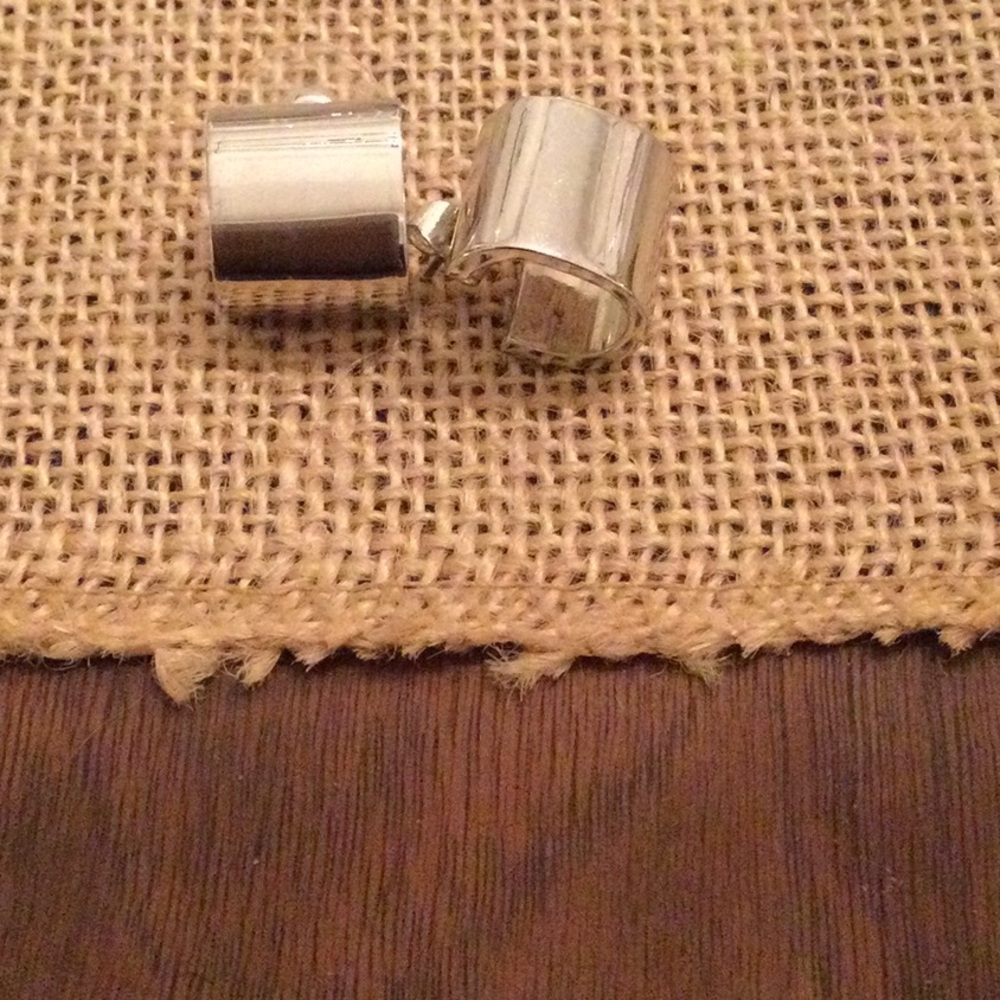 Super cute cuff style earrings